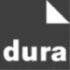 Das Logo von DURA. Ein Hersteller von Teppichböden.